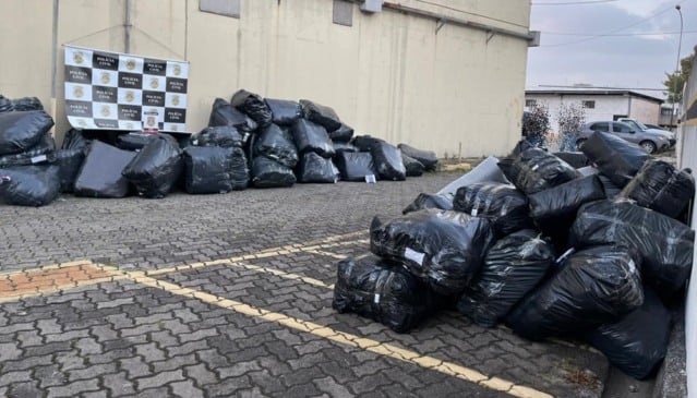 Polícia Civil apreende 51 mil cuecas de grife falsificadas