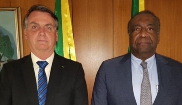 Foto de Bolsonaro com ex-ministro da educação