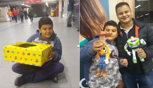 Criança com pacote amarelo, à direita; criança abraçada com homem adulto, à esquerda