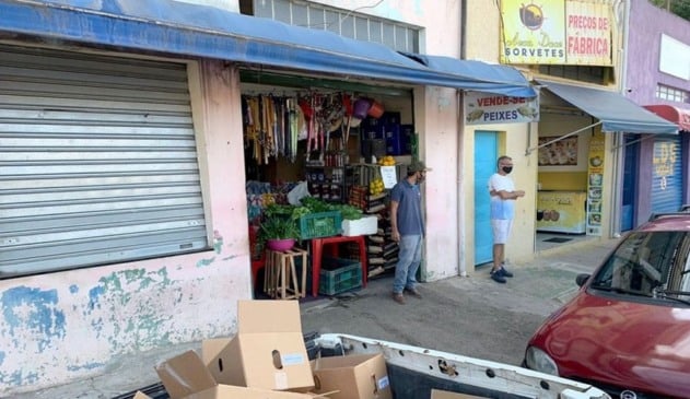 Foto de comércio aberto durante pandemia