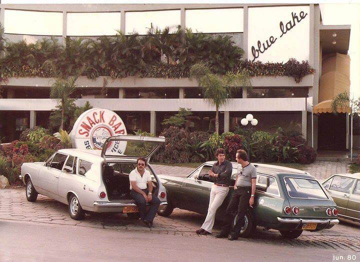 Fachada do Blue Lake