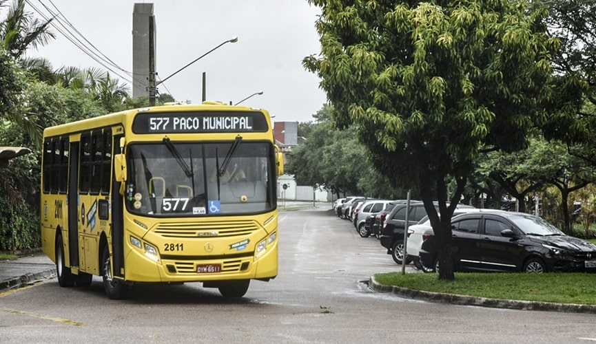 ônibus da linha do paço municipal