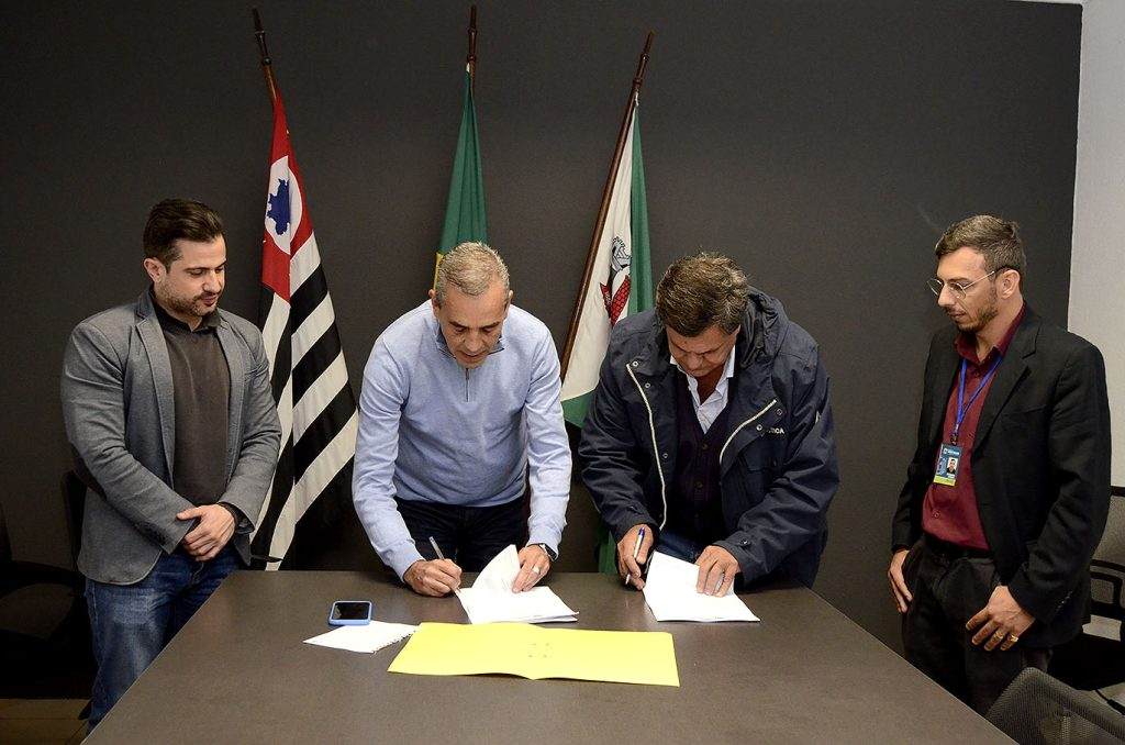 11.08.22-parceria-entre-a-Mata-Ciliar-e-a-Prefeitura-de-Várzea-Paulista (2)