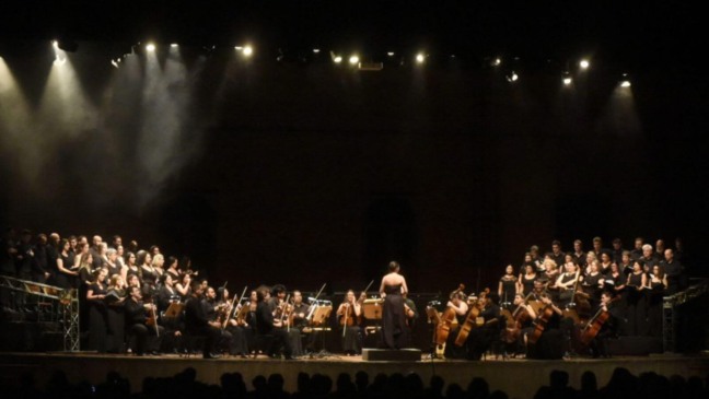 Orquestra em Teatro Polytheama