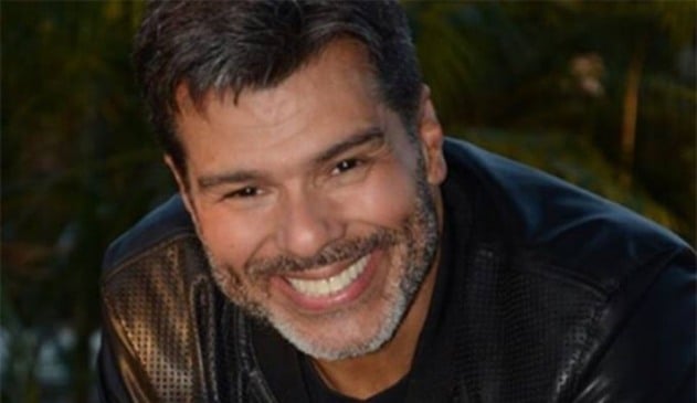 Maurício Mattar sorrindo