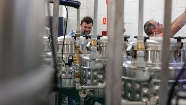 Produtores de uva e vinho conhecem o novo Centro de Enologia de Jundiaí