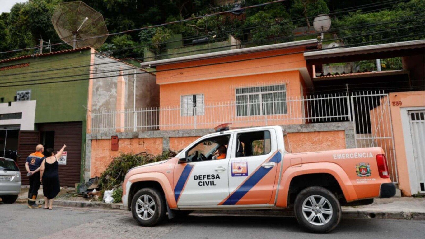 Carro da Defesa Civil de Jundiaí