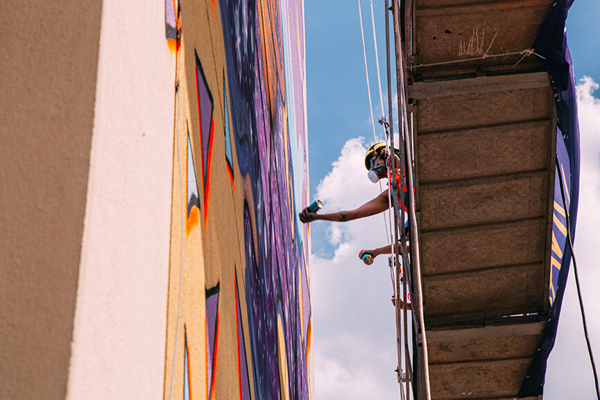 Grafite gigante em prédio. (Foto: Divulgação)