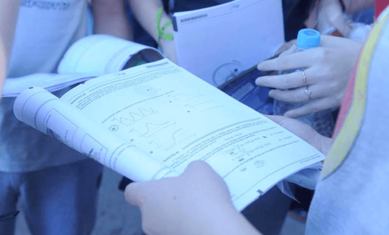 Estudantes comparam cadernos do Enem