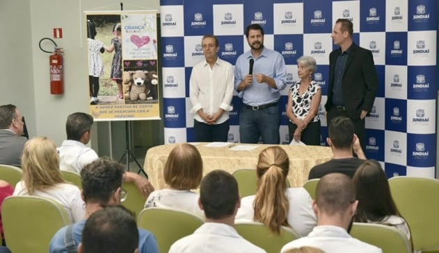 Foto de autoridades de Jundiaí em reunião