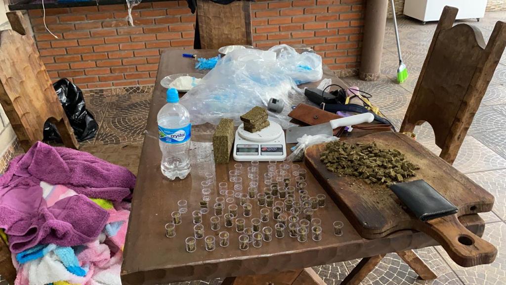 Local era utilizado para montagem e armazenamento de drogas