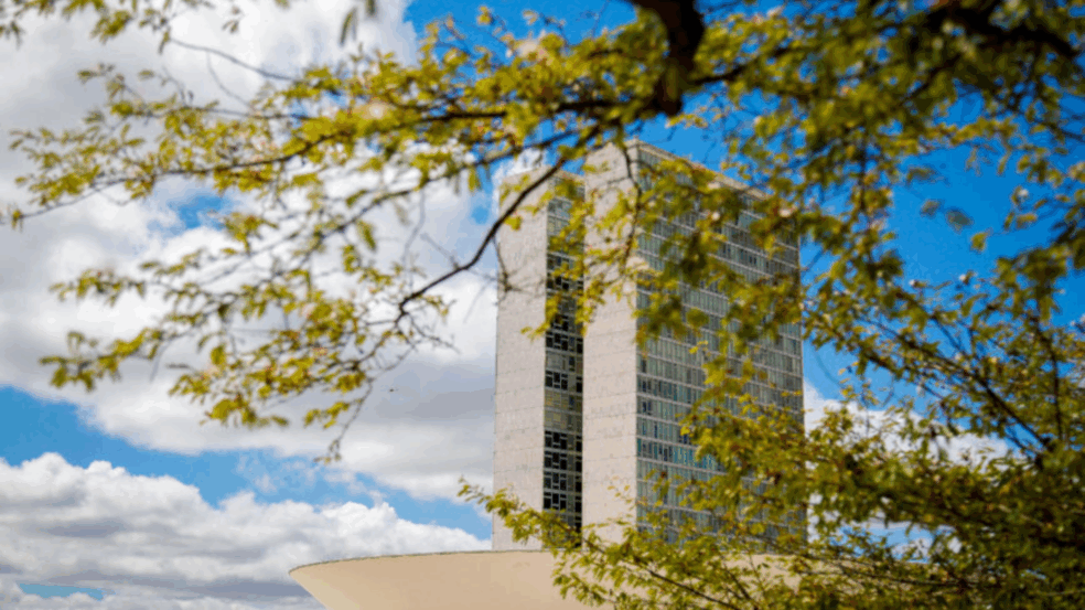 Comissão da Câmara aprova plantio de maconha para uso medicinal Comissão da Câmara aprova plantio de maconha para uso medicinal
