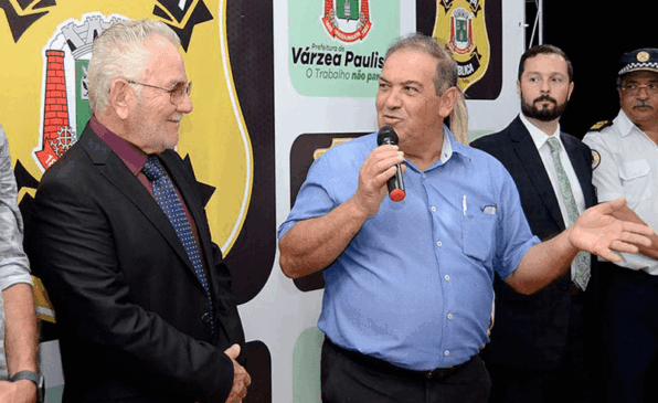 Daniel Basson sendo nomeado