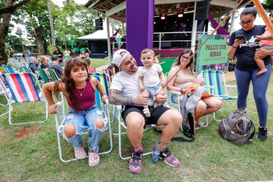 Espaço das Crianças: Coreto conta com cadeiras para acomodar as famílias (Foto: Prefeitura de Jundiaí)