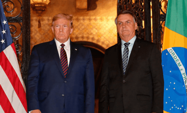 Bolsonaro e Trump posam pra foto
