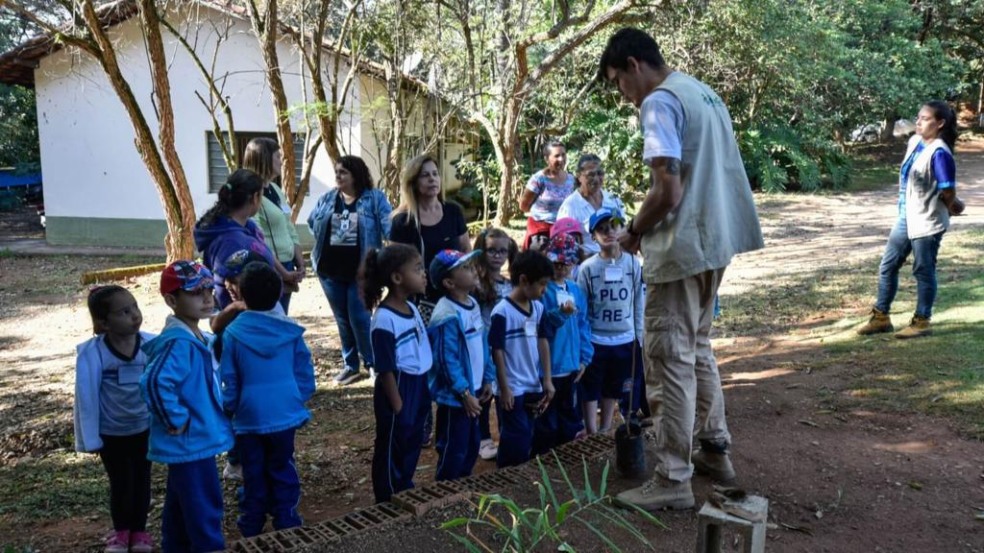 Alunos de EMEB de Jundiaí visitam a Mata Ciliar