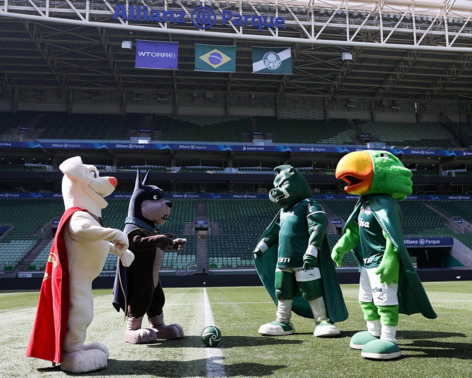 Mascotes do Palmeiras e Superpets