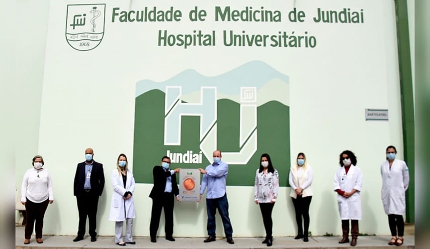 Foto de médicos e profissionais do HU