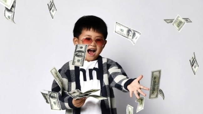 A Era das contradições. O jovem rico no oriente e a pobreza no ocidente