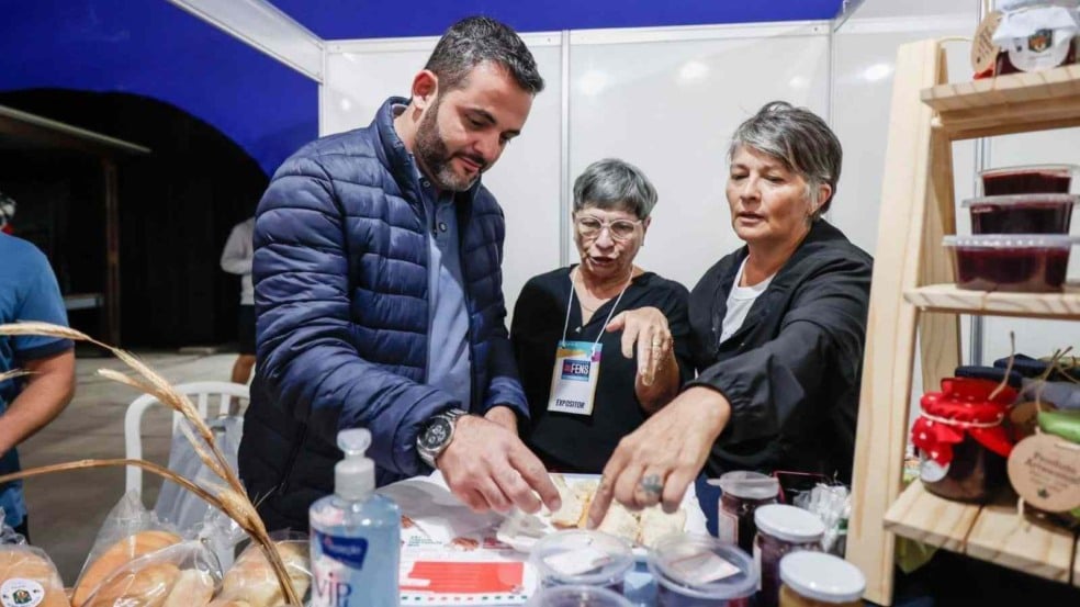 Prefeito na última edição da FENS.