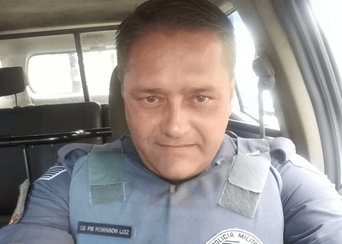 PM de folga percebe tristeza em homem e o salva de suicídio