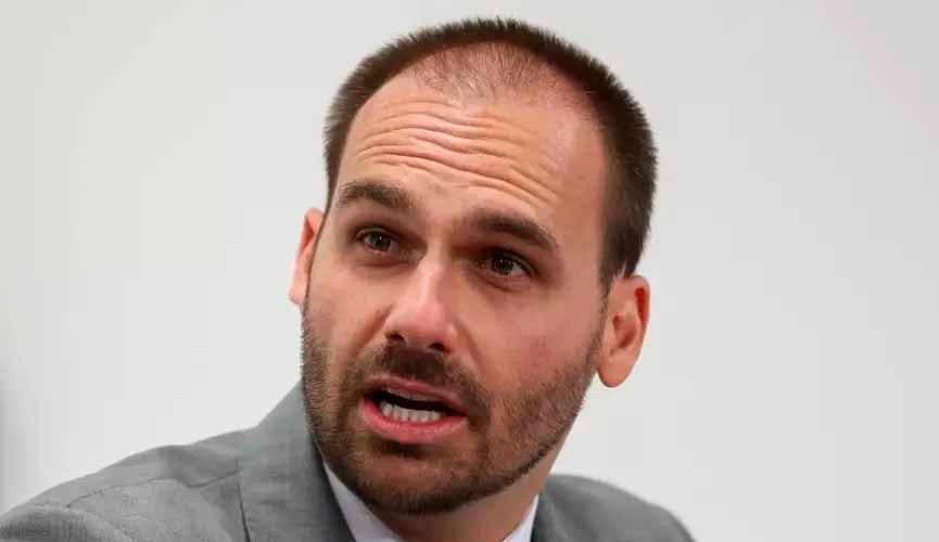 72% dos brasileiros não apoiam indicação de Eduardo para embaixada, diz pesquisa