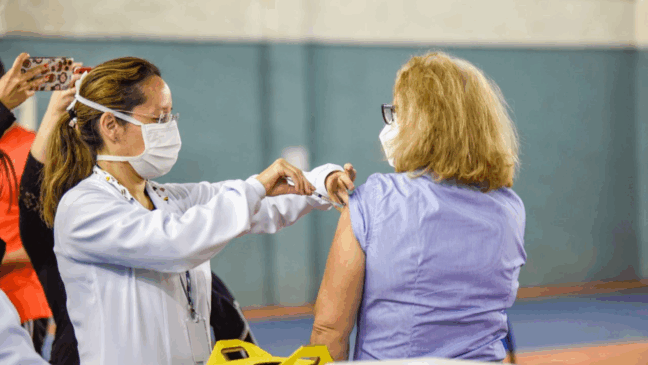 Agenda para segunda dose de pessoas com 67+ será aberta, em Jundiaí