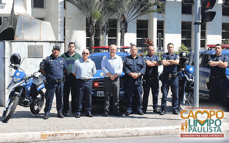 Guarda Municipal recebeu três novas viaturas e uma motocicleta. (Foto: Divulgação)