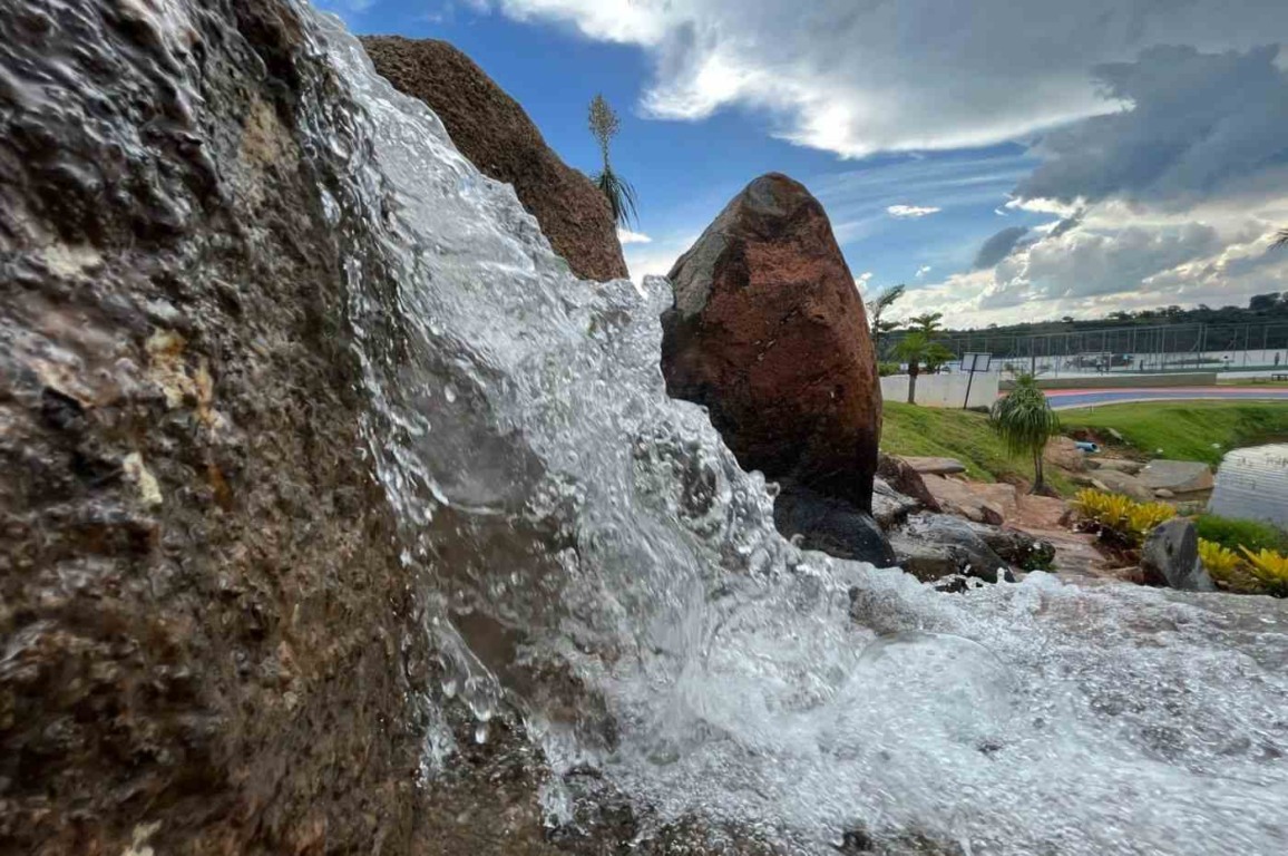 A queda d´água no lago no Mundo das Crianças captada pelas lentes do assessor Rodrigo Palladino