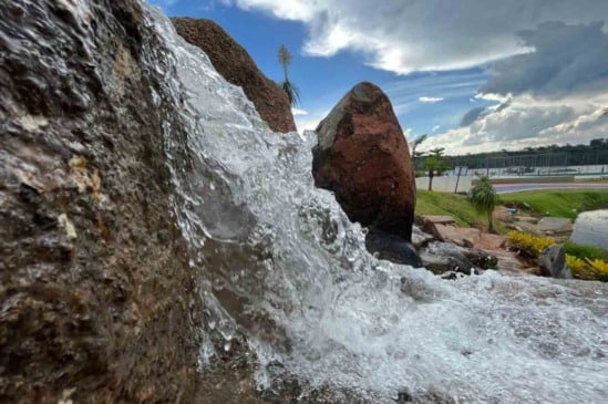 A queda d´água no lago no Mundo das Crianças captada pelas lentes do assessor Rodrigo Palladino
