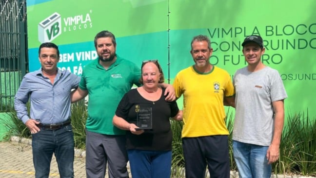 Dona e herdeiros da Vimpla Blocos