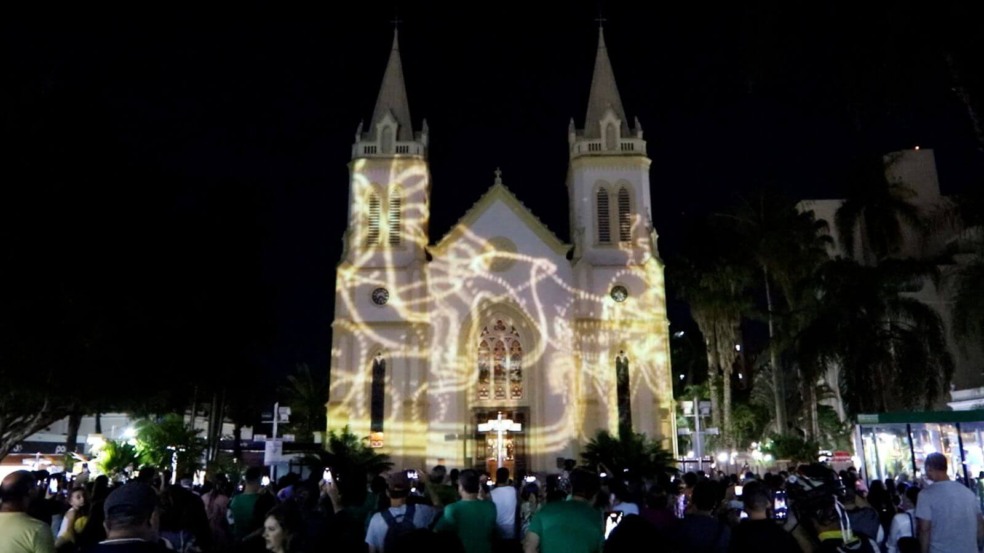 Projeção mapeada na Catedral de Jundiaí