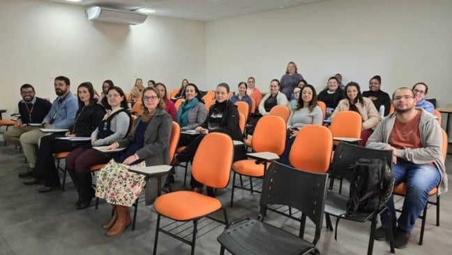 Coordenadora de Saúde da APAE de Jundiaí e de outros profissionais da área