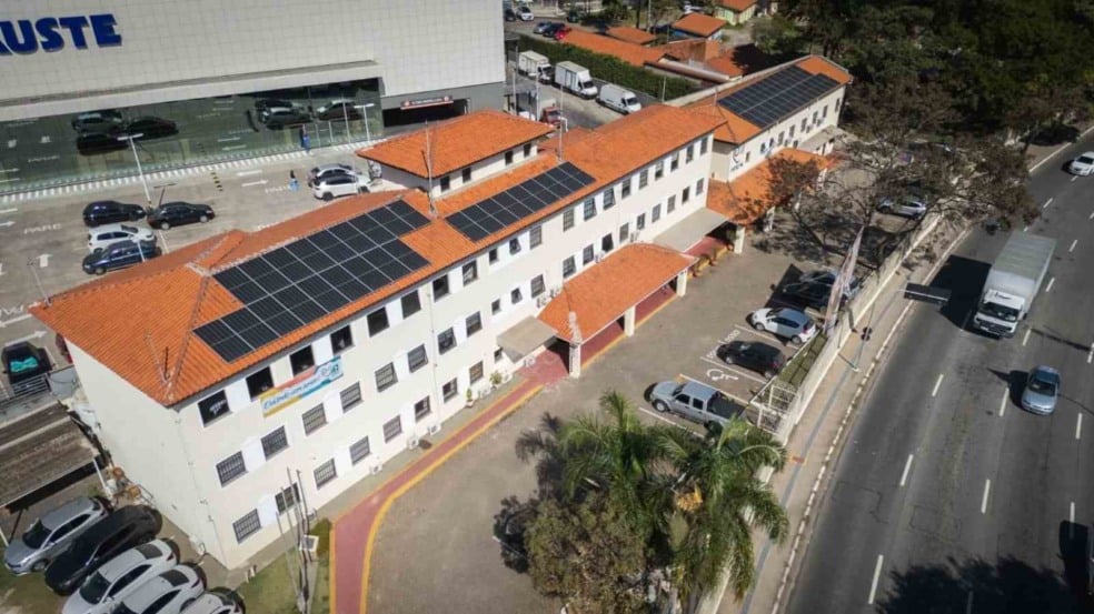 Fachada da ATEAL. Fachada da ATEAL.