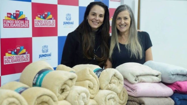 Ação solidária de colégio doa 75 mantas novas para a Campanha de Inverno de Jundiaí