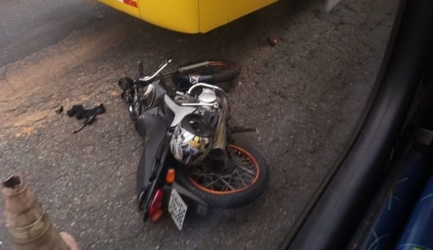 Acidente entre moto e ônibus deixa motociclista ferido em Jundiaí
