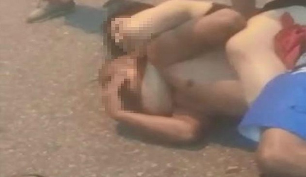 assaltante leva mata-leão e chora