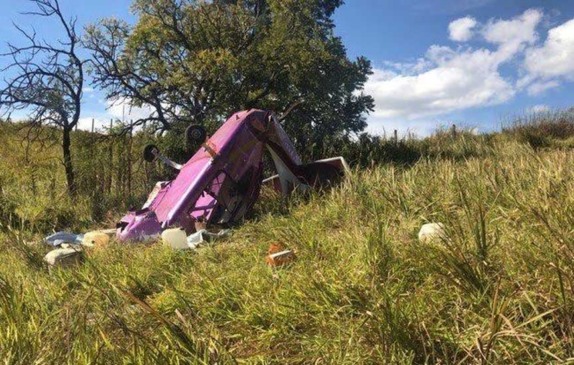 Aeronave cai em Atibaia e dois ficam feridos