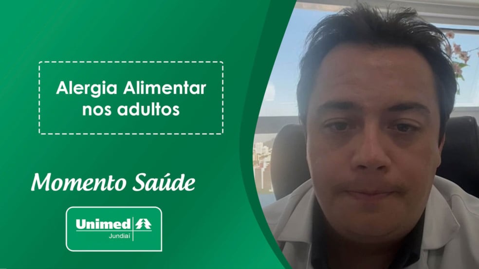 Thumb de vídeo da Unimed com médica em fundo verde