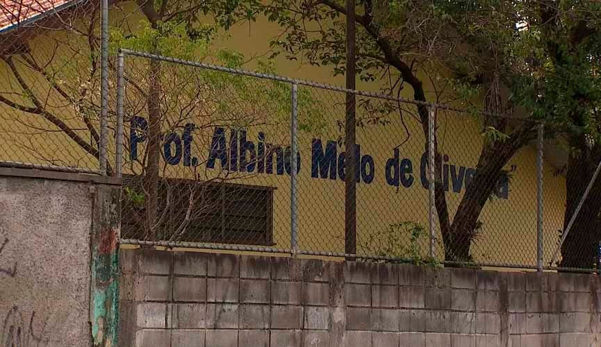 Aluno coloca remédio em bebida-]Amigos tomam e passam mal