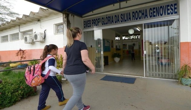Alunos de outras cidades tentam se matricular em escolas municipais de Jundiaí Alunos de outras cidades tentam se matricular em escolas municipais de Jundiaí