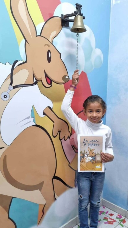 Ana Nicoly toca o sino da vitória no Grendacc