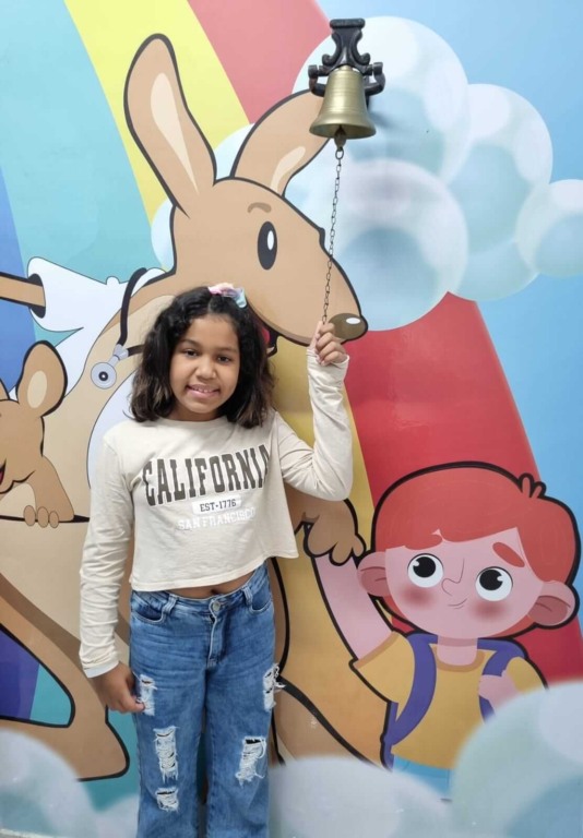 Giovanna vence Linfoma de Burkitt e toca o sino da vitória no Grendacc