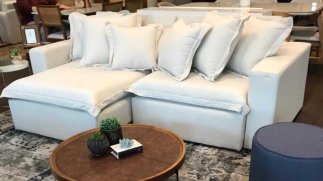 Jogo de sofás e mesa de centro da Casa Cenário