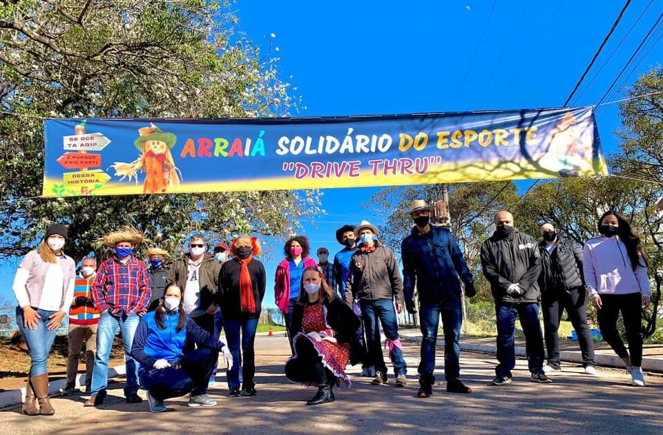 Time Jundiaí em campanha solidária