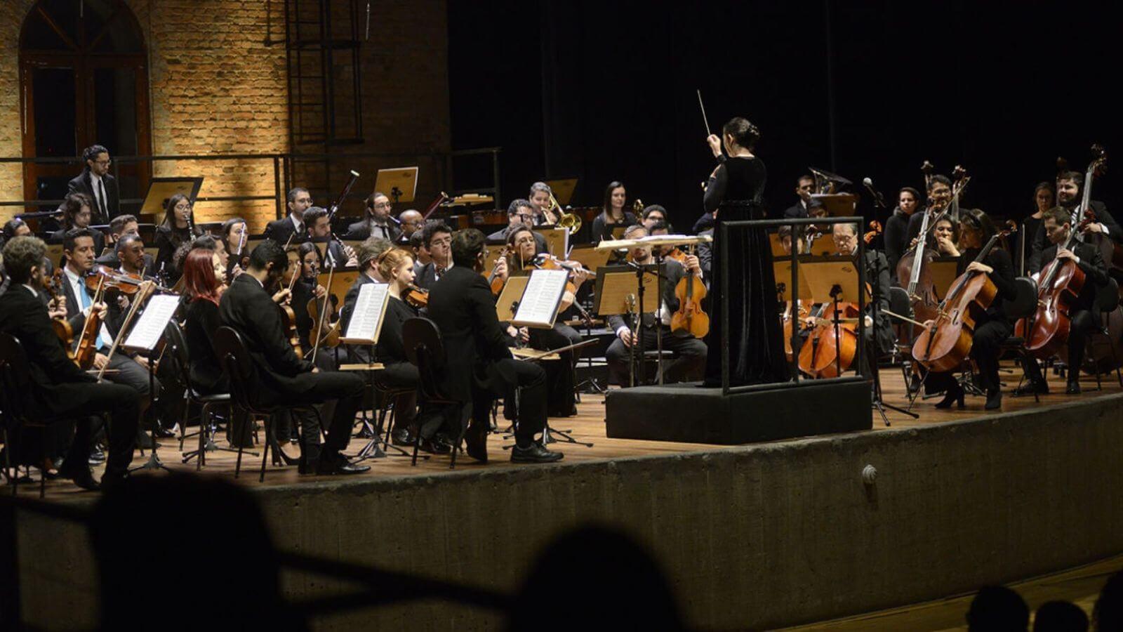 Orquestra no Teatro Polytheama