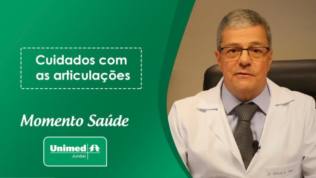 Thumb de vídeo da Unimed com médico em fundo verde