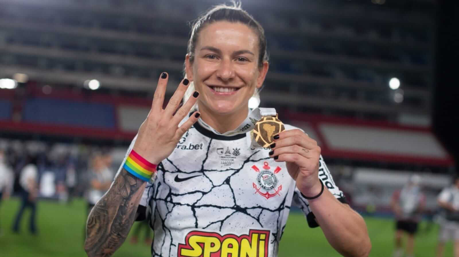 Atacante Cacau com camisa do Corinthians