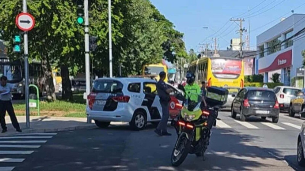 Atropelamento na Avenida Jundiaí interdita via parcialmente Atropelamento na Avenida Jundiaí interdita via parcialmente