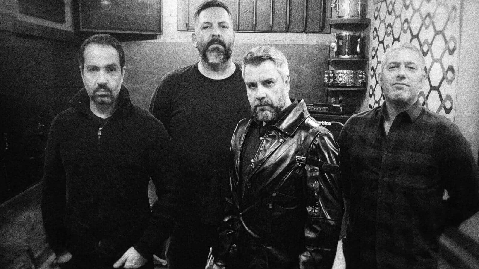 Banda de amigos da adolescência, Ex Inferis se apresenta na Tennessee Highway, em Itupeva